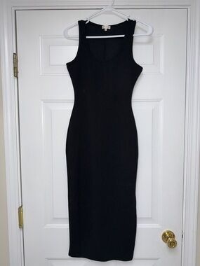 Heart & Hips Black Sleeveless Ribbed Midi Dress